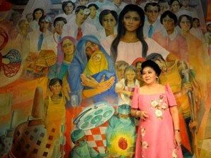 Imelda Marcos turns 82, still mum on Marcos burial