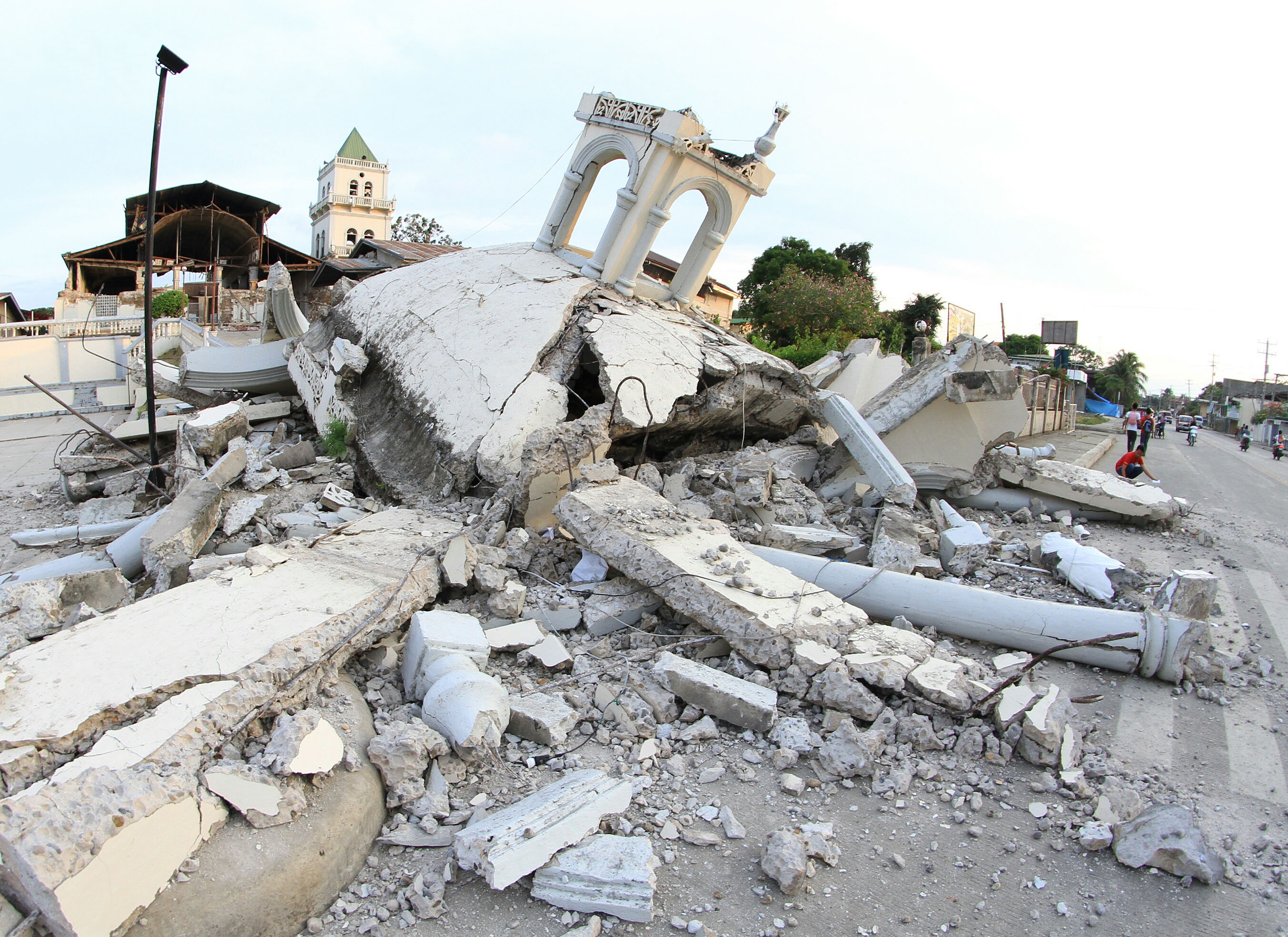 Toll in Bohol quake up to 175, damage to infrastructure over P500M--NDRRMC | Inquirer News2706 x 1969