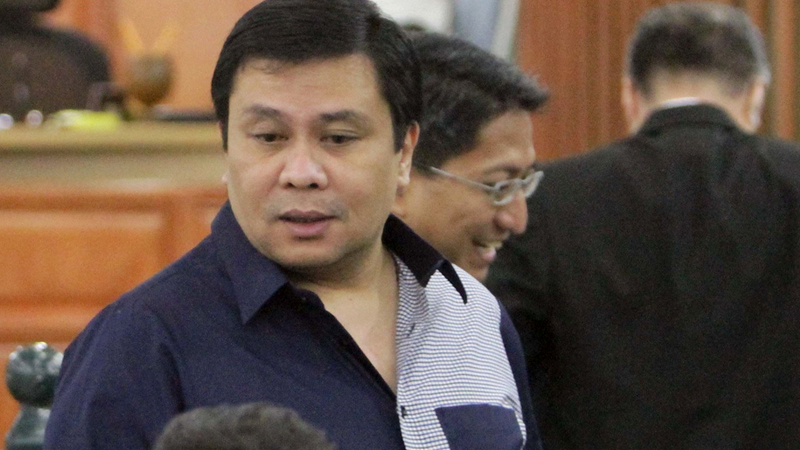 Sen. Jinggoy Estrada, detained on plunder charges, allegedly received kickbacks, coursed through bank dummies in cash and checks totaling more than P150 million over six years, from his pork barrel allocations, official documents made available to the Inquirer revealed. INQUIRER PHOTO/LYN RILLON