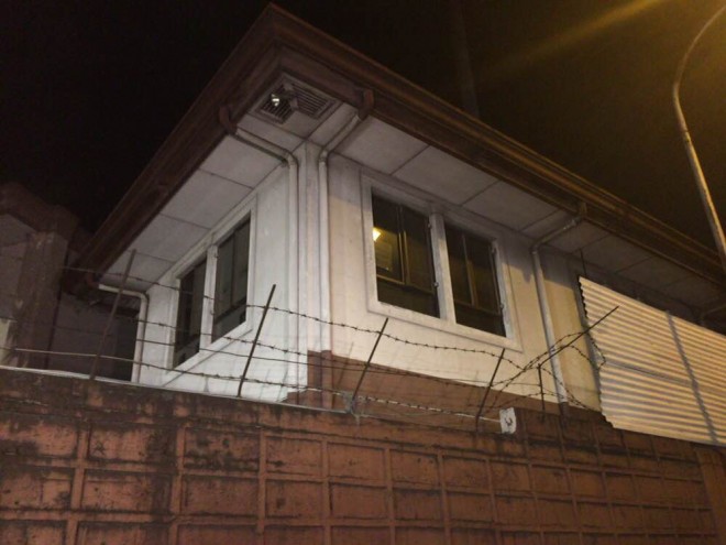 Lights were cut off inside the residence of the influential Manalo family. MARC JAYSON CAYABYAB