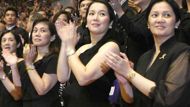 THE AQUINO sisters (from left) Viel, Pinky, Kris and Ballsy INQUIRER FILE PHOTO/Edwin Bacasmas