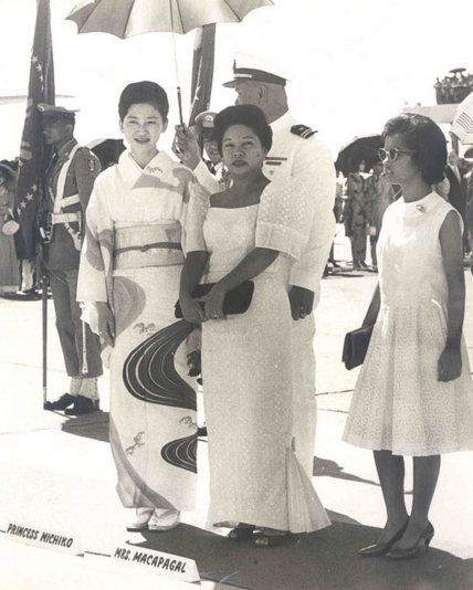 Crown Princess Michiko with first lady Eva Macapagal