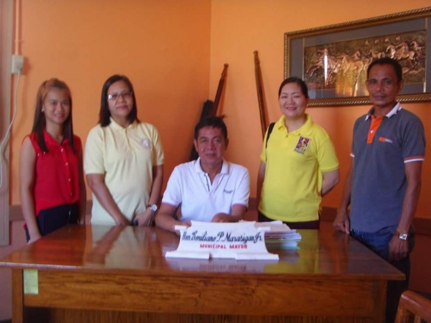 Culion Mayor Ernesto Marasigan Jr. and staff