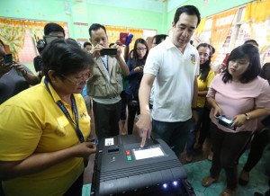 Comelec Chairman Andres Bautista. INQUIRER/ MARIANNE BERMUDEZ