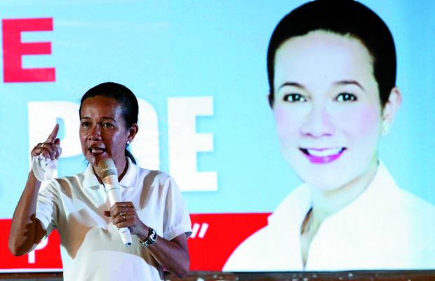 Sen. Grace Poe delivers her speech during a campaign rally in Tarlac City.