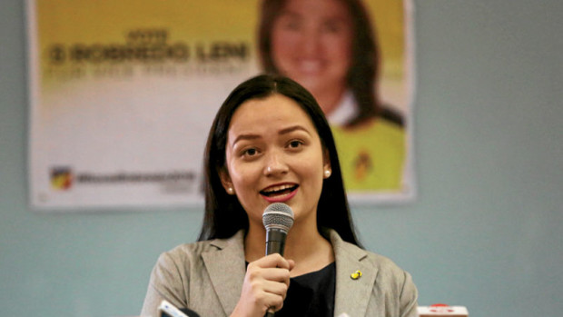 EASYONTHE EYES Georgina Hernandez-Yang, spokesperson for Leni Robredo, gives an update on the vice presidential race during a news conference on the campus of Ateneo de Manila University on Monday. NIÑO JESUS ORBETA