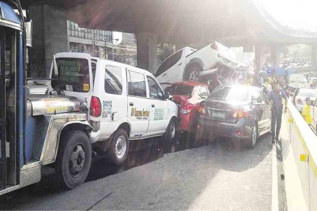  DOMINO EFFECT  Wednesday morning’s pileup on the Kalayaan flyover in Makati City Makati Public Safety Office