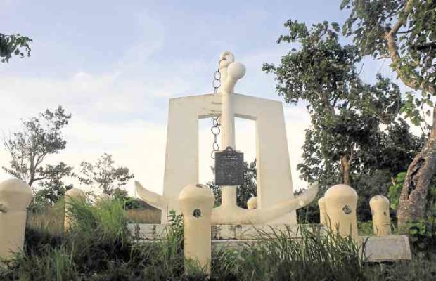 Monument of an anchor marks Bagatao as shipyard of galleons.        —JUAN ESCANDOR JR.