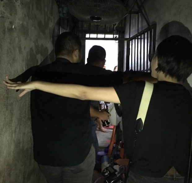 The Commission on Human Rights (CHR) raids Manila Police Station I "lock up cell" where drug suspects allegedly used by cops as milking cow are detained.<br /> Photo by Aie Balagtas See/Inquirer