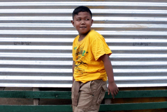 9-year-old Ardi Rizal has finally overcome his smoking habit. Photo from Barcroft Media