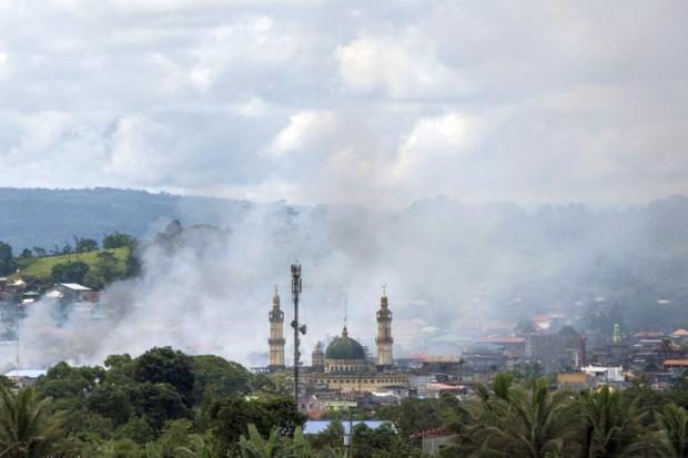 Smoke rises after airstrike in Marawi - 6 June 2017