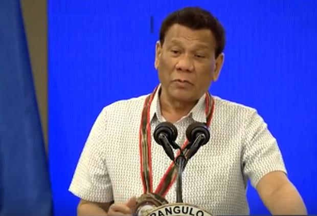 Duterte: Gov’t won’t spend for frequencies to be given to 3rd telco player