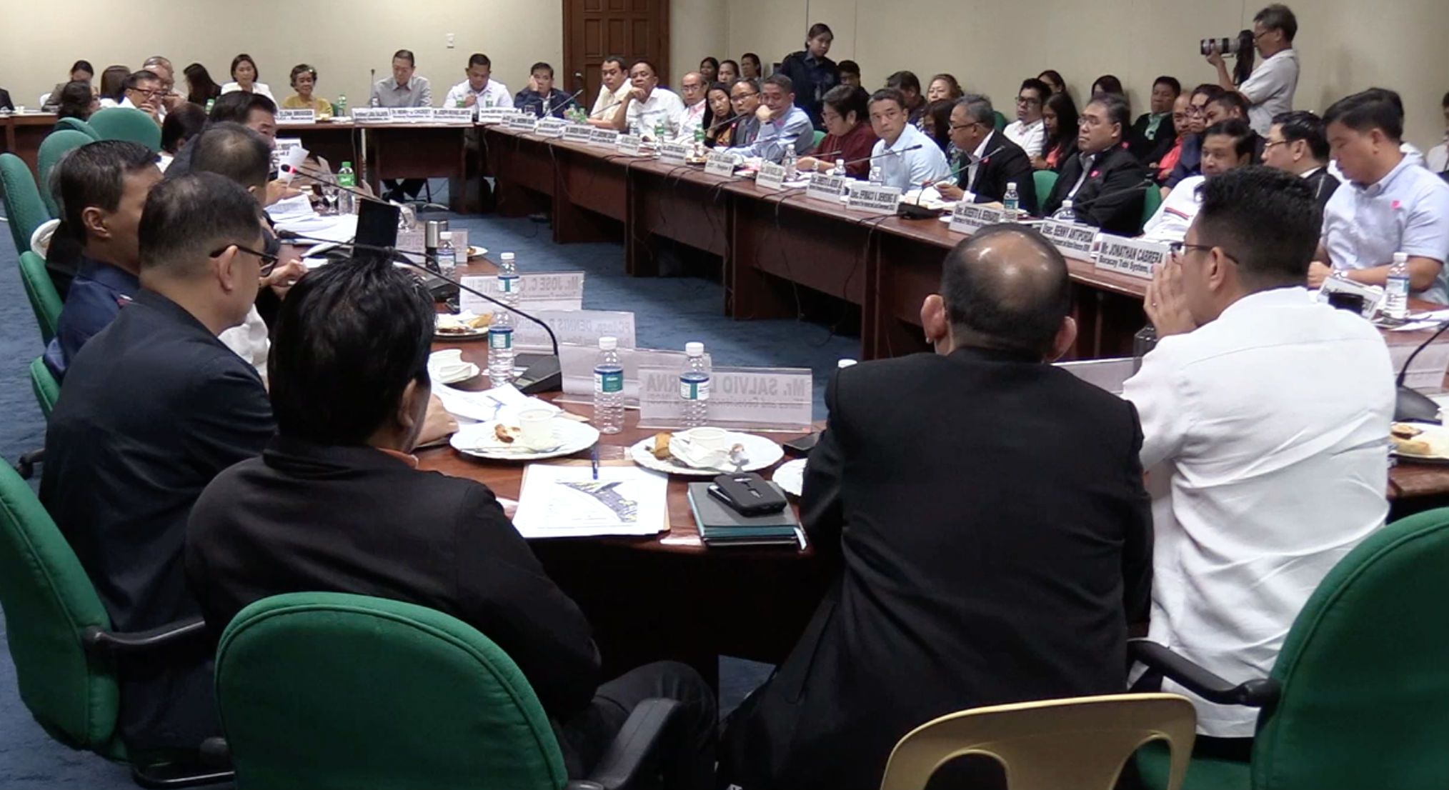Drilon grills DAR on proposal to place Boracay under land reform