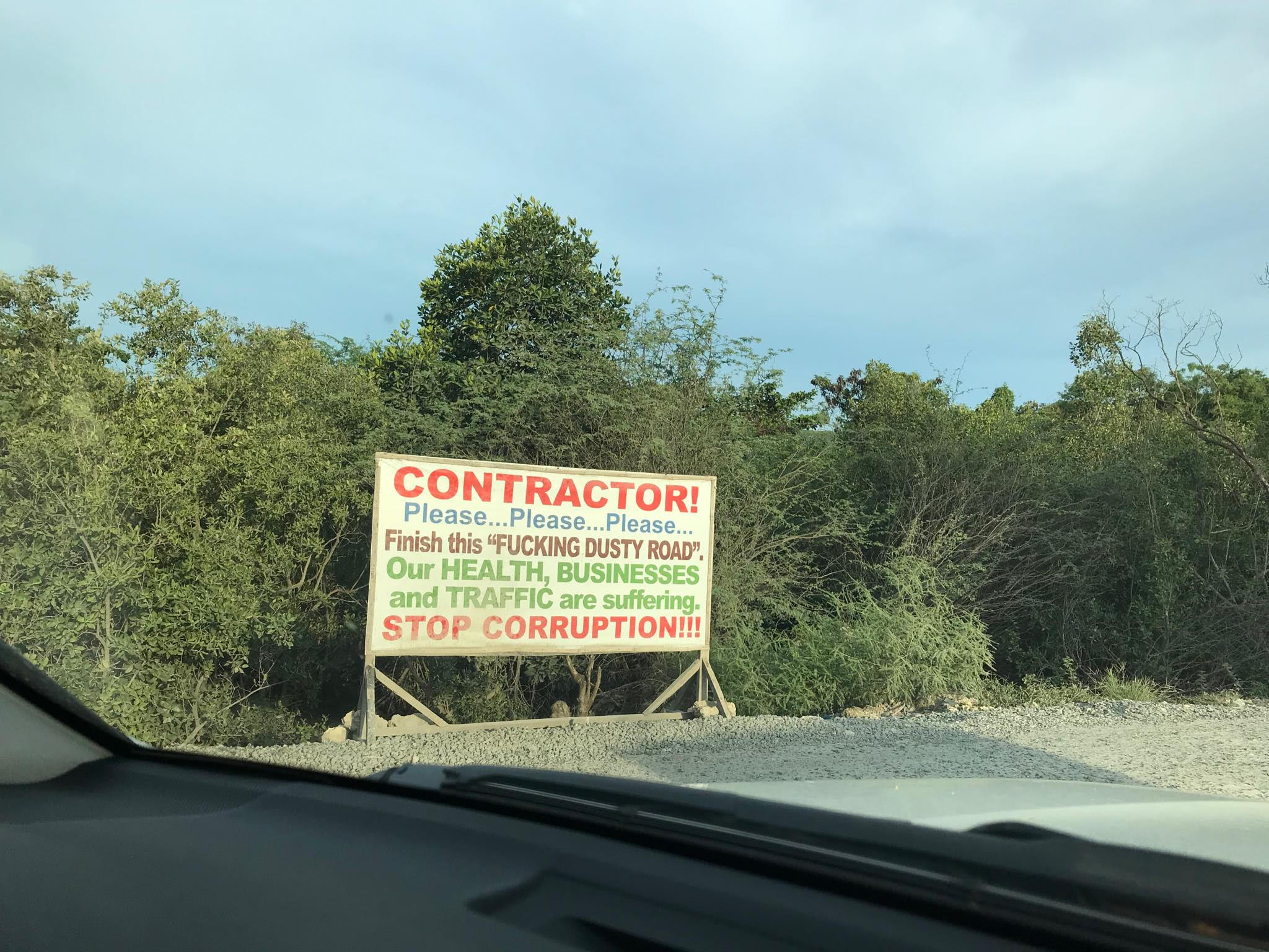 LOOK: Cebu citizen’s angry billboard message to contractor