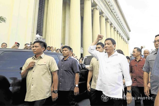 PSG bans pens as Duterte cites ‘lots of enemies’