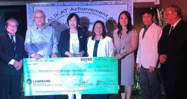 Negros foundation gets award for giving 7M meals to kids