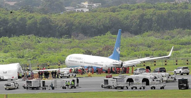 Xiamen plane veers off NAIA runway