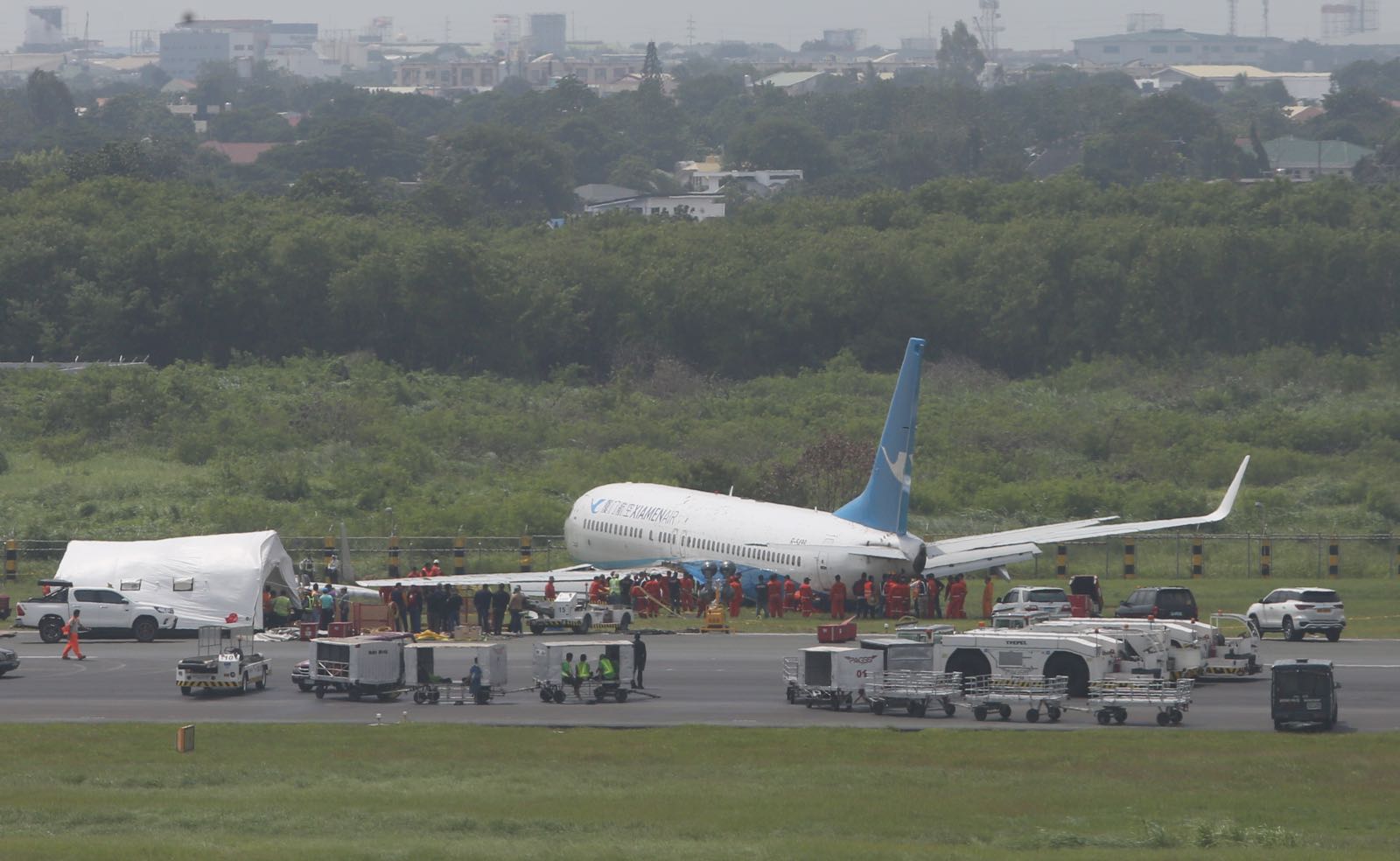 Recovery of stuck jet continues, NAIA runway closed until 4 p.m.
