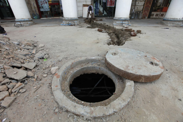 5 killed by toxic fumes while cleaning septic tank in Delhi
