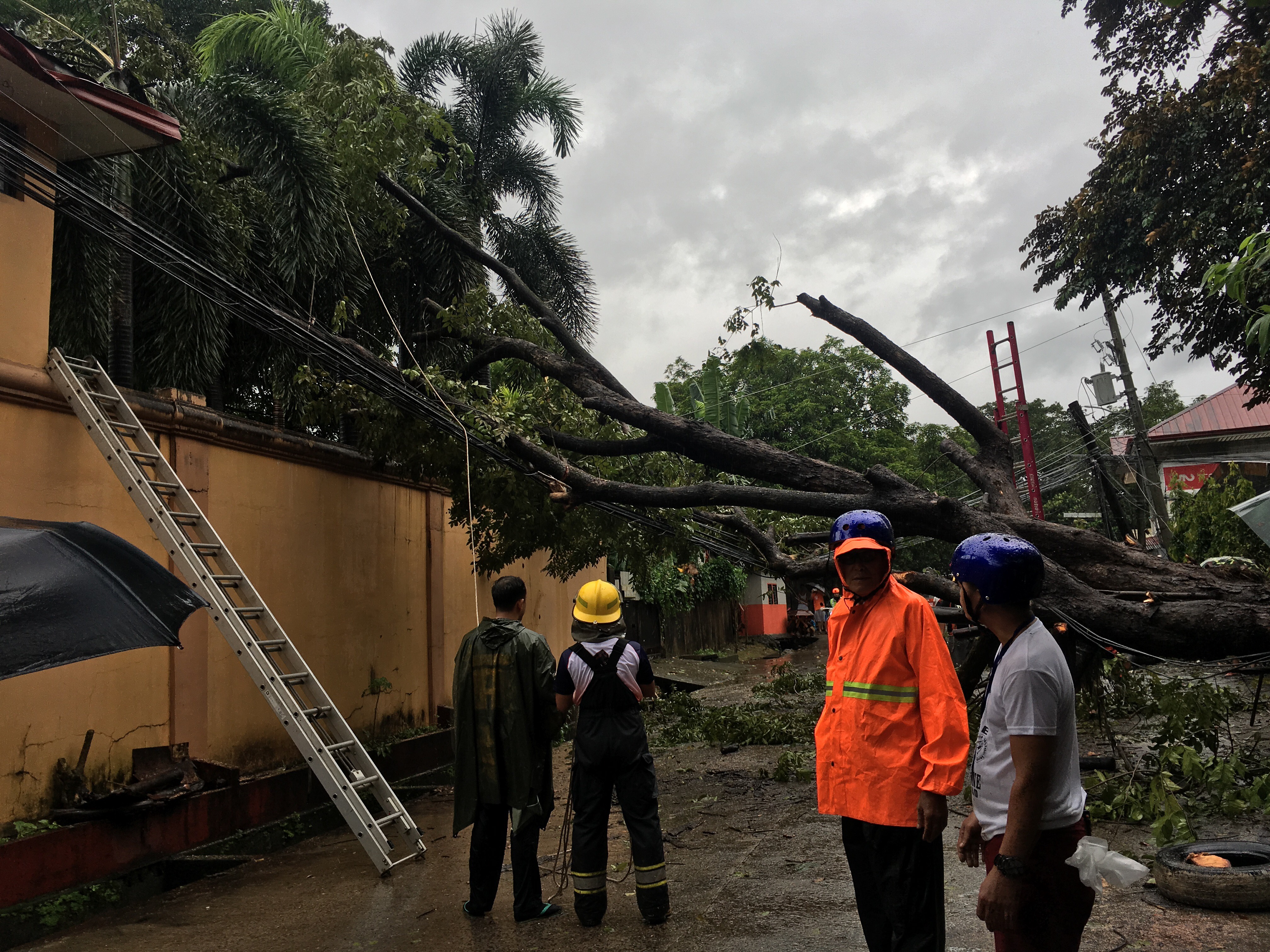 400 People Evacuated In Olongapo Zambales Due To Ompong Inquirer News