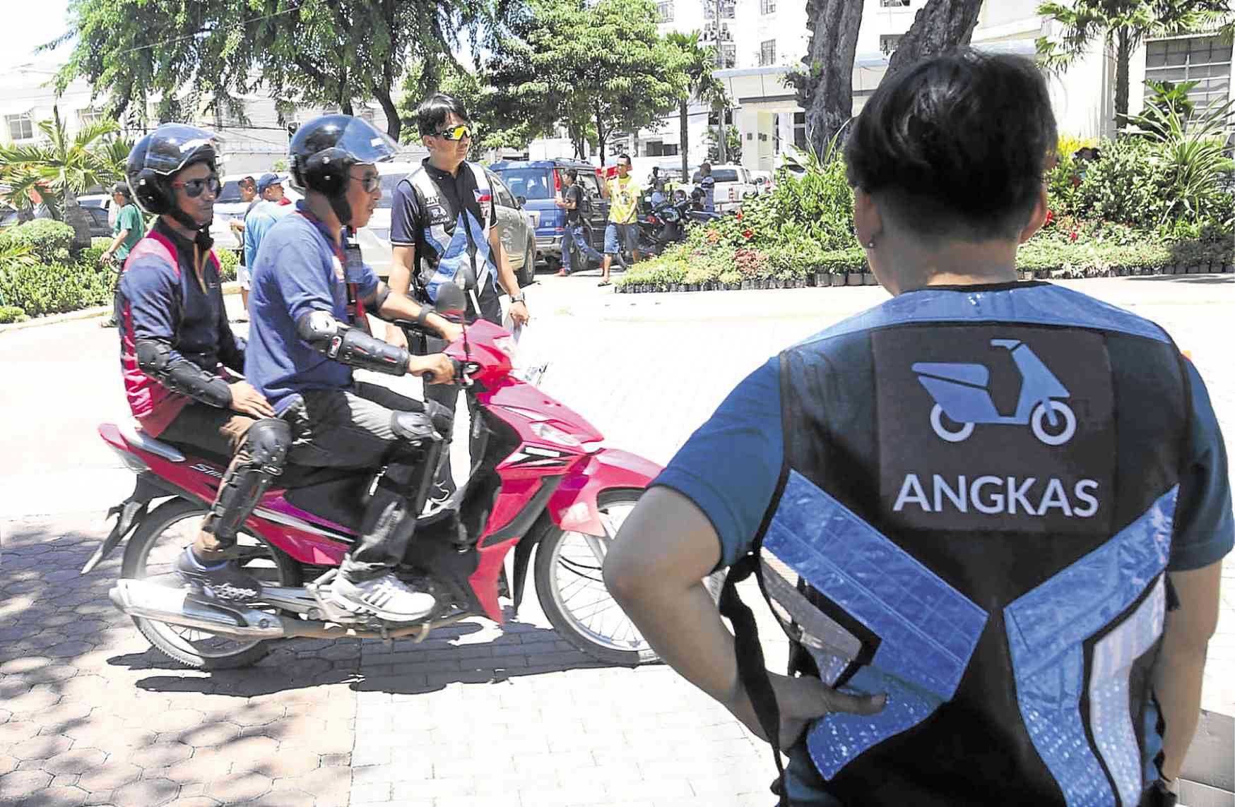 Court allows Angkas back on streets