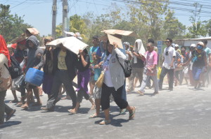 Police blocks 300 farmers from getting rice in Kidapawan