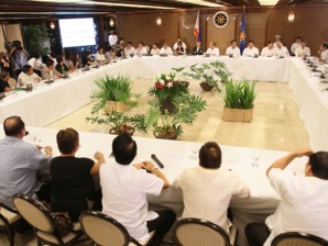 AQUINO DIALOGUE WITH TRANSPORT GROUPS. President Benigno S. Aquino III presided over a dialogue in Malacanang with transport groups which, last week, threatened to go on strike over the unabated oil price increases. INQUIRER FILE PHOTO