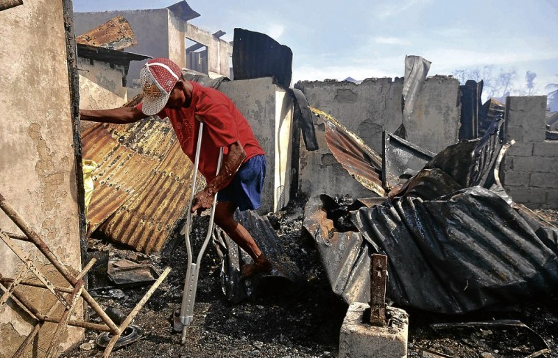 Holiday on ash: Christmas fires kill 8 | Inquirer News