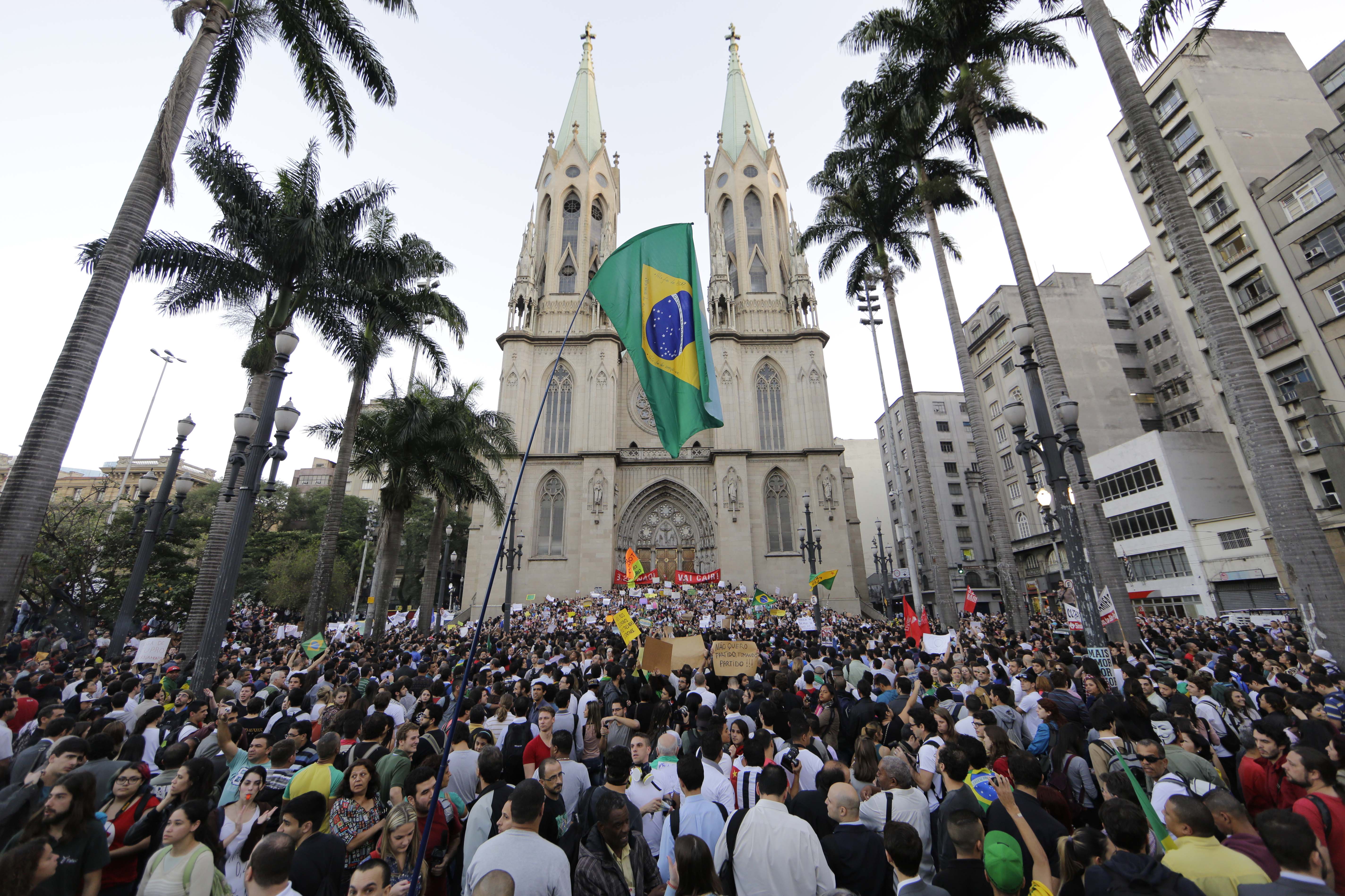 Какие народы в бразилии. Населенность Бразилии. Народы Бразилии. Население Бразилии 2023.