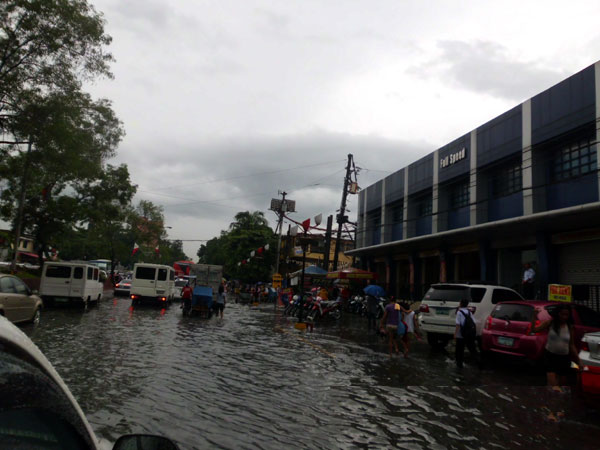 Heavy Rains Flood Parts Of Metro Manila Inquirer News