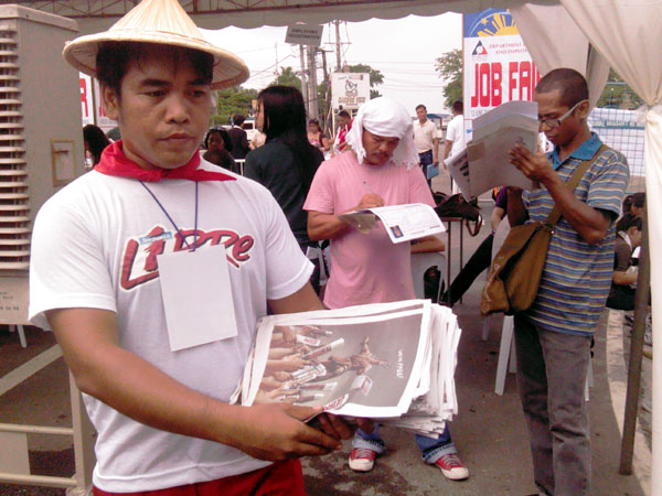 Inquirer Libre produces special cover for Independence Day issue