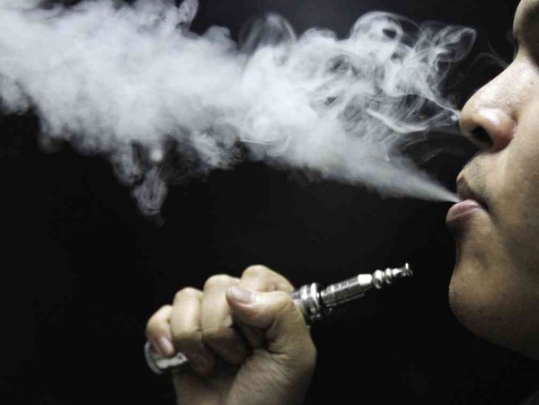 E-cigarette left charging sparks fire in Caloocan