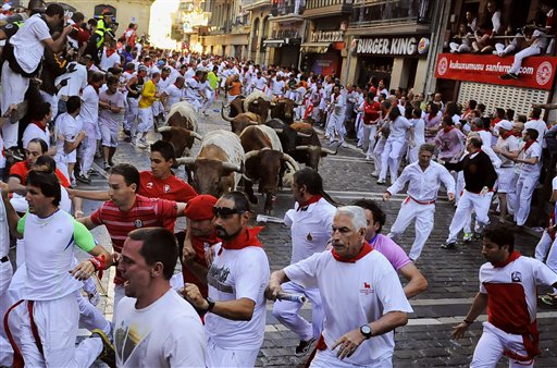 2 hurt, no one gored on first day of Pamplona bull run | Inquirer News