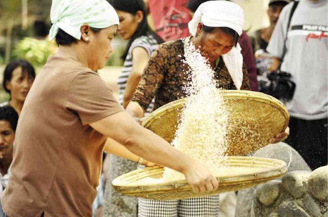 The Department of Agriculture (DA) on Thursday said that it is focusing its resources and programs on rice production and supply to minimize the effects of the El Niño phenomenon.