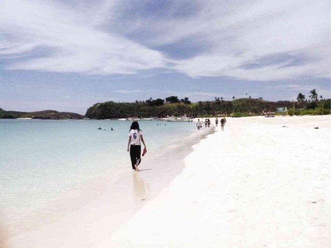 A stretch of white-sand beach in Calaguas Island in Camarines Norte.   (SHIENA BARRAMEDA/INQUIRER SOUTHERN LUZON)