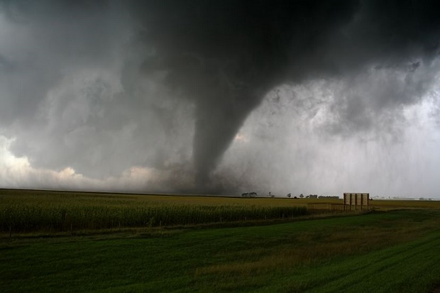 Twister hits 4 villages in Quezon province | Inquirer News