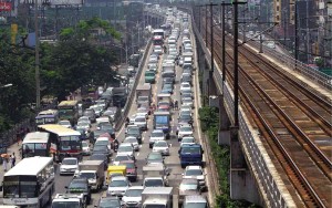 THE TRACKS on Edsa go silent for hours as another glitch idles the Metro Rail Transit on Saturday. EDWIN BACASMAS 