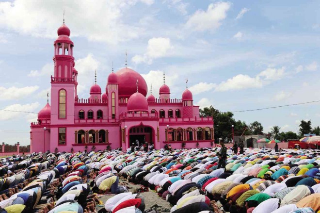  The pink mosque in Maguindanao province. INQUIRER file photo 