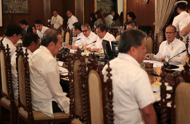 President Benigno S. Aquino III presides over the Special Cabinet Meeting on Typhoon Yolanda updates at the Aguinaldo State Dining Room of the Malacañan Palace on Wednesday (November 05, 2014). Also in photo are Technical Education and Skills Development Authority director general Emmanuel Joel Villanueva; Presidential Communications Operations Office Secretary Herminio “Sonny” Coloma, Jr.; Science and Technology Secretary Mario Montejo; Tourism Secretary Ramon Jimenez, Jr.; Executive Secretary Paquito Ochoa, Jr.; Presidential Assistant for Rehabilitation and Recovery Panfilo Lacson; Vice President Jejomar Binay; Public Works and Highways Secretary Rogelio Singson; and Education Secretary Armin Luistro. (Photo by Benhur Arcayan / Malacañang Photo Bureau)