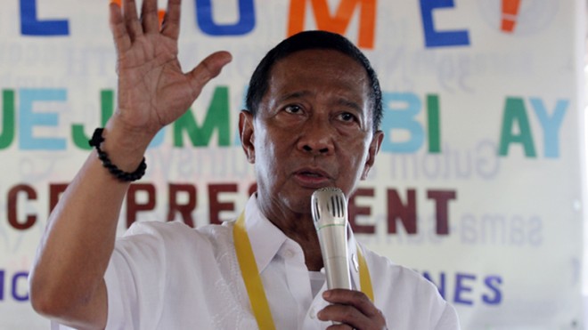 Vice President Jejomar Binay speaks to barangay officials and residents during the inauguration of  Barangay Waste Management System in Barangay Sto. Nino, Paombong, Bulacan on Monday.  INQUIRER PHOTO / NINO JESUS ORBETA