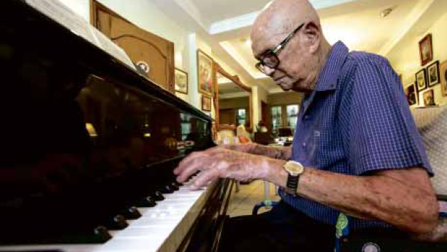 PIANOMAN The music never stops for Pepe Cenizal. LEO M. SABANGAN II
