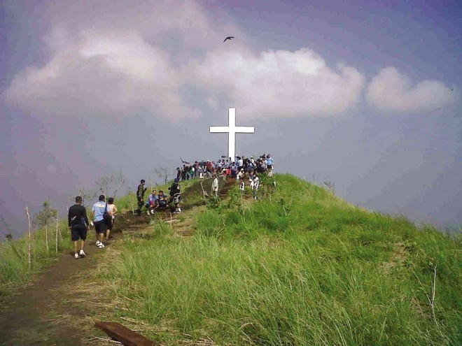 THE TAYAK Hill in Rizal town, Laguna province, served as a command post of Filipino-American troops in 1945. It is now being promoted as a local biking and hiking tourist destination. MARICAR P. CINCO/INQUIRER SOUTHERN LUZON