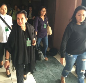 Elenita Binay arrives at Sandiganbayan for her arraignment. INQUIRER.net FILE PHOTO/NESTOR CORRALES