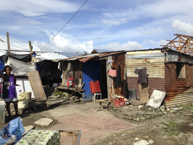 WHAT THE POPEMIGHT SEE Hovels, like this one found along a highway in Tacloban, couldmake anybody weep, even the saintly Pope Francis who is traveling to the “Yolanda”-torn province to meet with typhoon and quake survivors during his visit on Jan. 17. JOAN ORENDAIN/CONTRIBUTOR