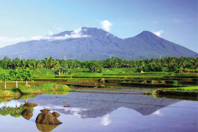 MT. BANAHAW, viewed from Tayabas City in Quezon province, becomes a mecca during Holy Week for pilgrims, mountaineers and nature-trippers who consider the mountain mystical. DELFIN T. MALLARI JR./INQUIRER SOUTHERN LUZON