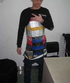 The man tried to smuggle 94 iPhones strapped to his body from Hong Kong into the mainland in Shenzheng, South China's Guangdong province, on January 11. Jiang Xin/Asianewsphoto/ChinaDaily