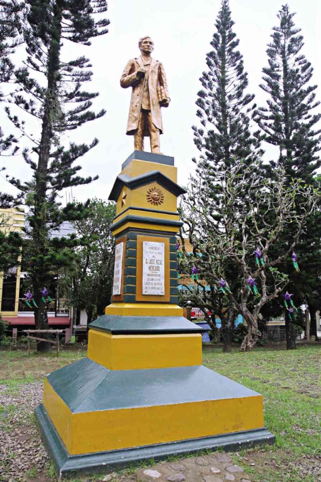 Furor swells over parking area planned under Rizal monument | Inquirer News