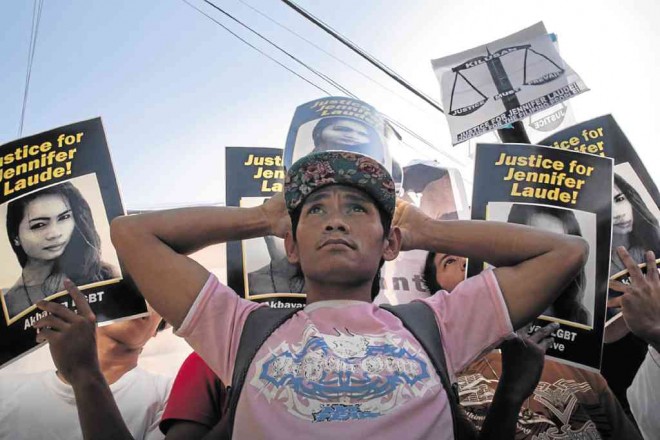 OLONGAPO RALLY  Militants carrying streamers, banners and posters rally outside the Olongapo City Hall of Justice, where US Marine Pfc Joseph Scott Pemberton, a suspect in the murder of Filipino transgender woman Jeffrey “Jennifer” Laude, refused to enter a plea on Monday. RICHARD BALONGLONG/INQUIRER NORTHERN LUZON