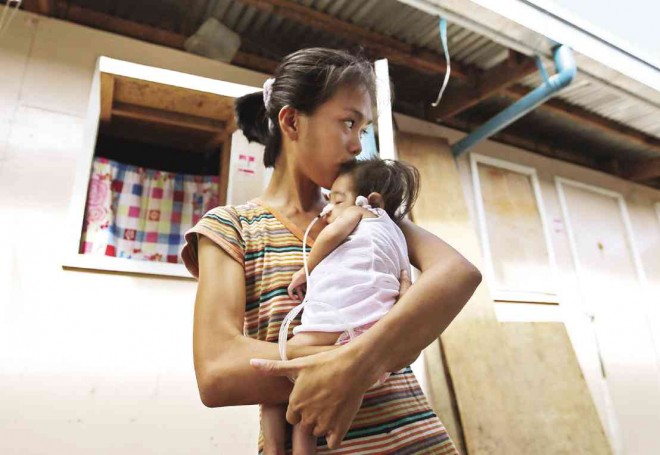 AUTHORITIES have noticed the rise in the number of young mothers in Tacloban City  after Supertyphoon “Yolanda” (international name: Haiyan)  on Nov. 8, 2013. INQUIRER PHOTO 