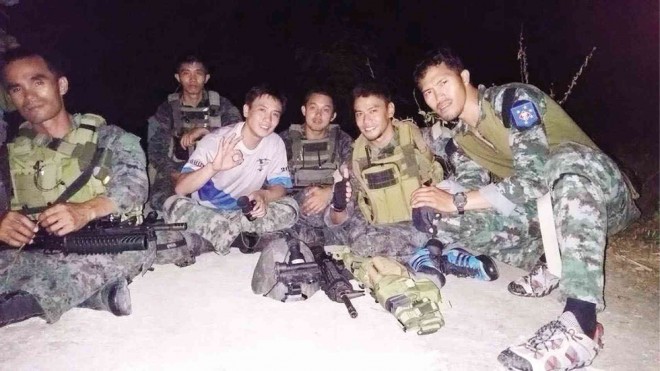 HIS FAMILY says this is the last photograph of the SAF troops sent by Senior Insp. Max Jim Tria (fifth from left) while they were in Maguindanao.CONTRIBUTED PHOTO 
